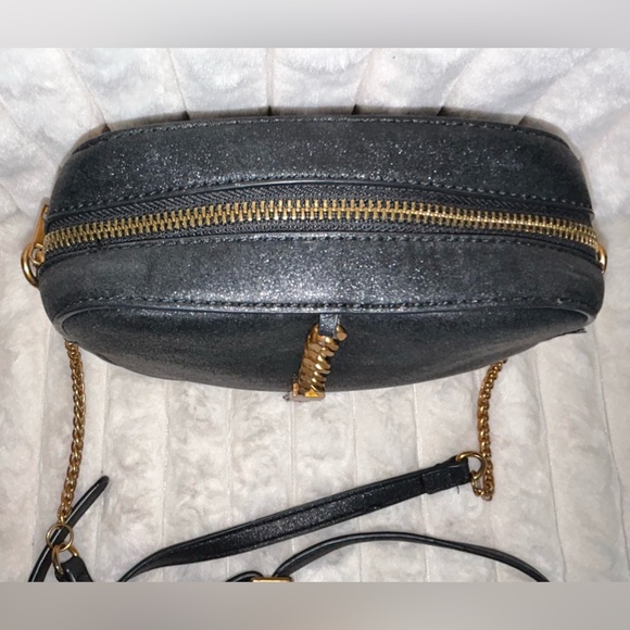 Lulu's Black and Gold Crossbody Bag with Chain Detail - Picture 4 of 8